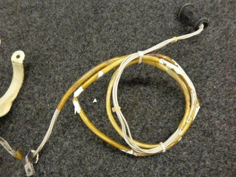 Beechcraft 002-361013-45 Beech A36 Switch Assy Landing Gear Safety LH W/ Clamp