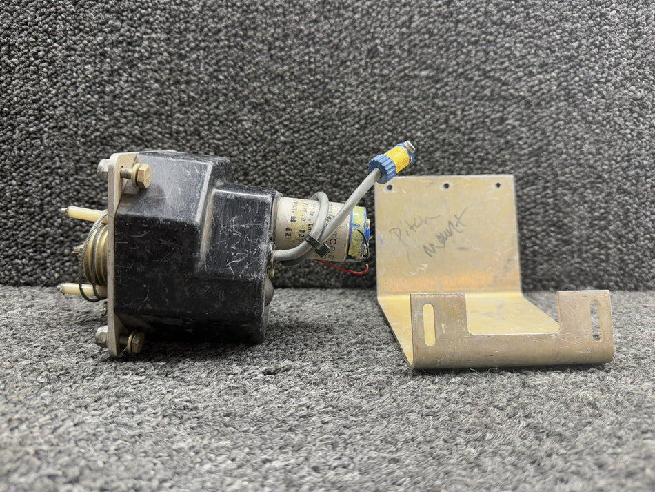 1C750-1-668P Edo-Aire Pitch Servo with Bracket