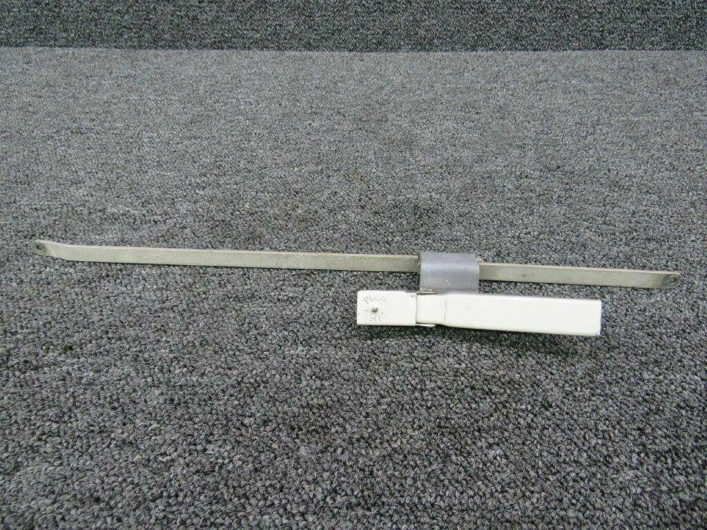Beechcraft H2109-4 Beech V35B Cowling Latch RH W/ Rods and Handle