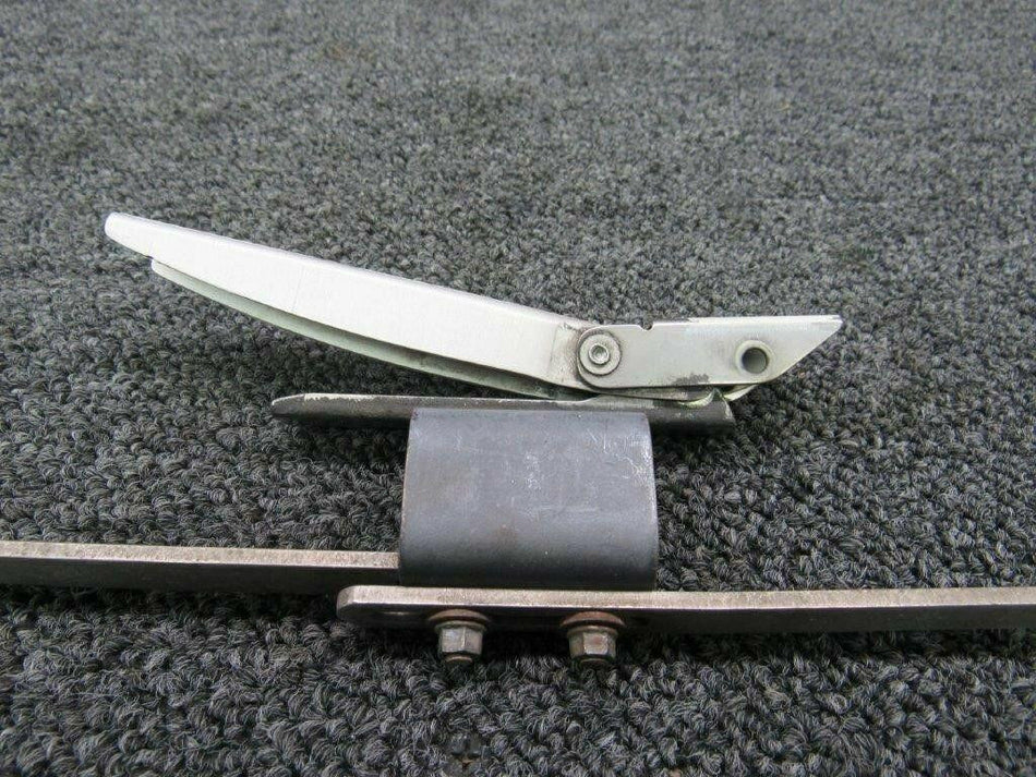 Beechcraft H2109-4 Beech V35B Cowling Latch RH W/ Rods and Handle