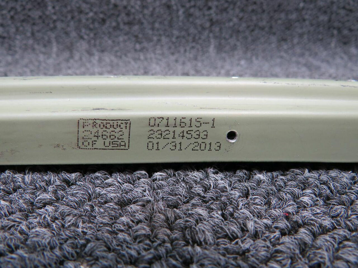 Cessna 0711615-1 Cessna 182T Retainer LH Fwd