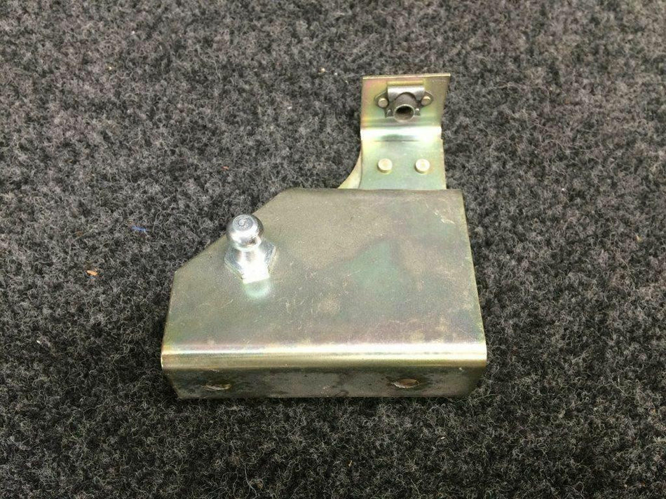 Cirrus Cirrus SR22 Cabin Door Attach Bracket LH P/N 20272-001