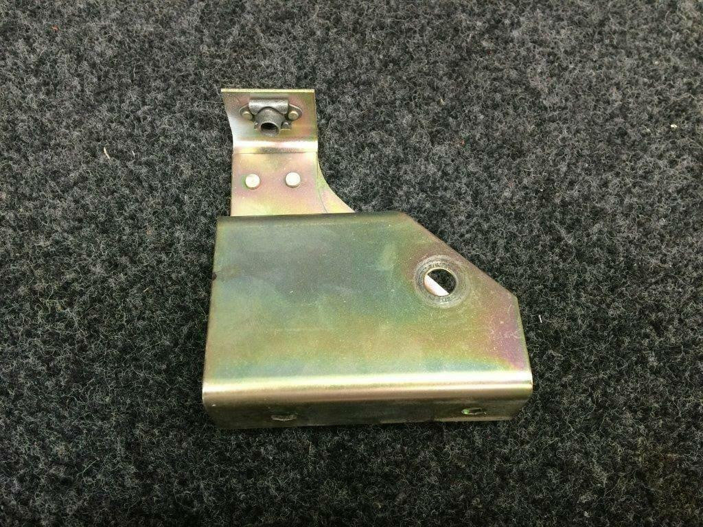 Cirrus Cirrus SR22 Cabin Door Attach Bracket RH P/N 20272-002