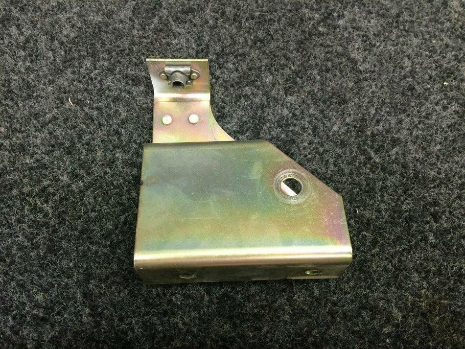 Cirrus Cirrus SR22 Cabin Door Attach Bracket RH P/N 20272-002