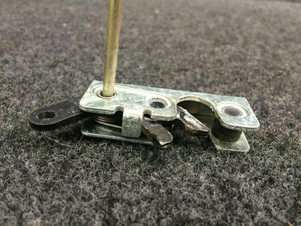 20267-003 Cirrus SR22 Rotary Latch LH BAS Part Sales | Airplane Parts