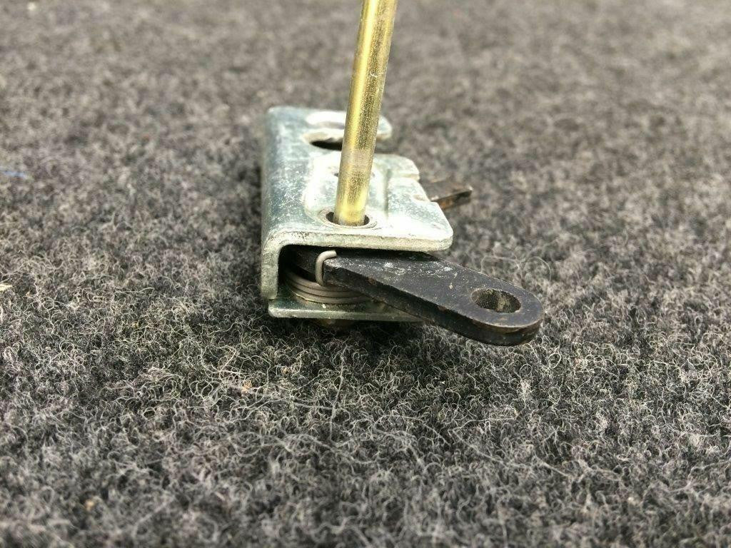 Cirrus Cirrus SR22 Latch Rotary LH P/N 20267-003