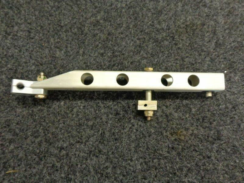 Cirrus 13219-001 Cirrus SR22 Interconnect Arm