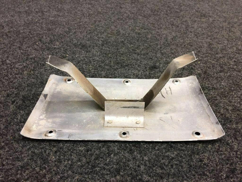 Beechcraft 96-919101-41 / 96-919101-21 Beech E-55 Door Air Induction W/ Angle