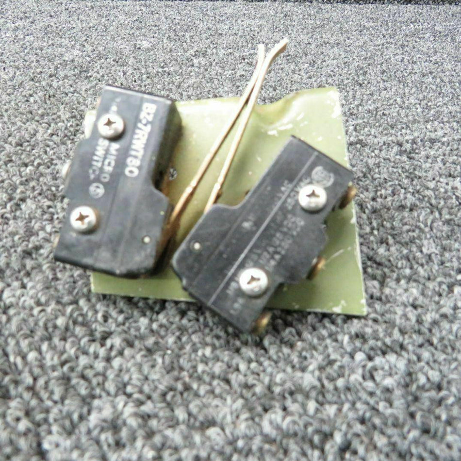 Cessna 5115252-6 / BZ-7RWT80 Cessna T310R Flap Limit Switch w/ Bracket Volts 28