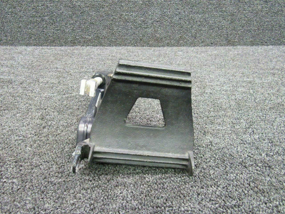Piper 82853-003, 82805-002 Piper PA46-350P Brake and Rudder Pedal w Brake Cylinder RH
