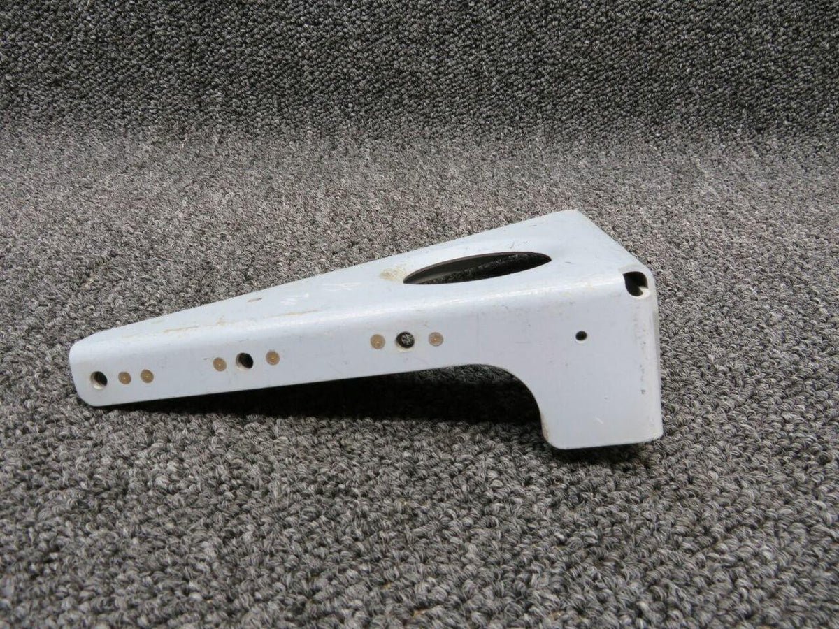 Cessna 1256025-2 Cessna 206H Bracket Assy Oil Cooler
