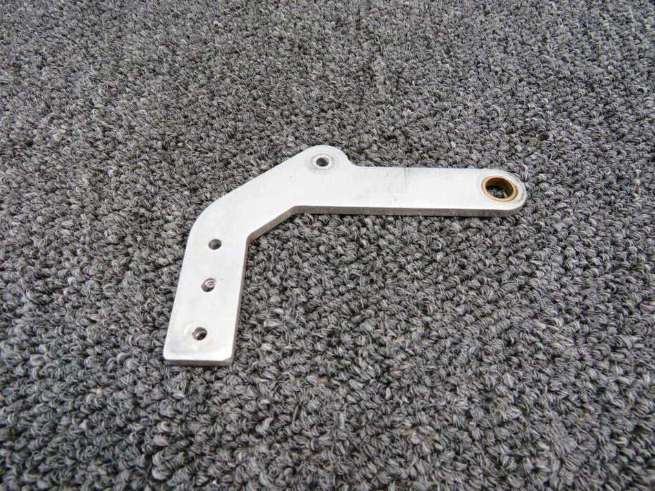 Cessna 2213106-1 Cessna TR182 LH Center Bracket Hinge