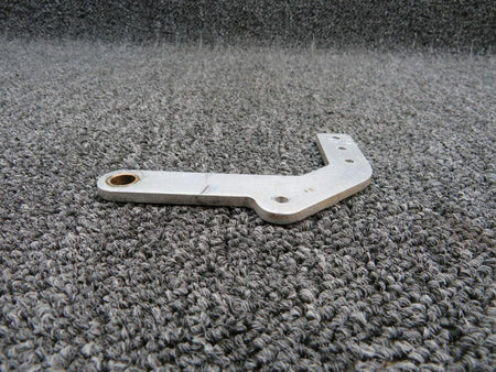 Cessna 2213106-2 Cessna TR182 RH Center Bracket Hinge