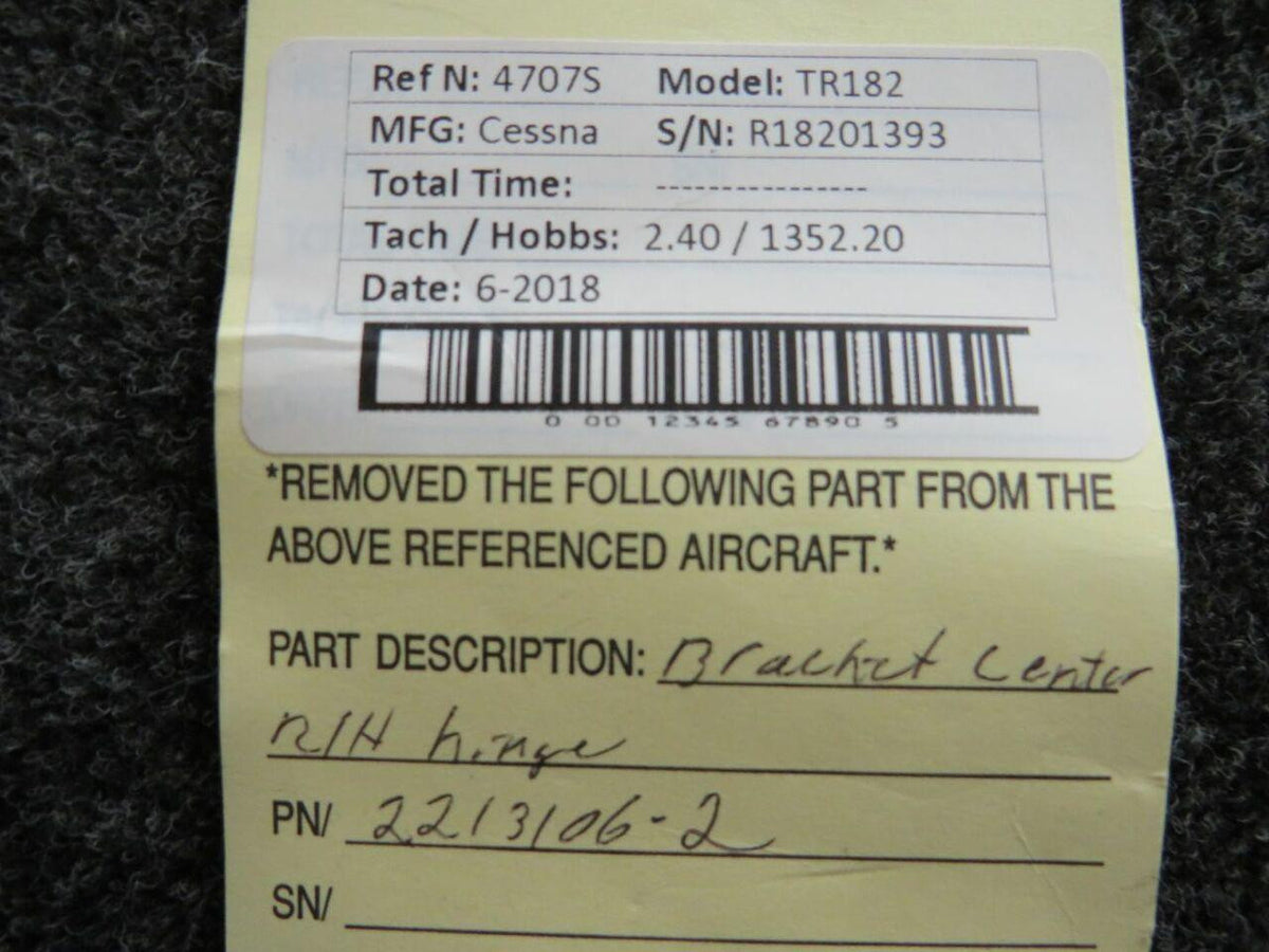 Cessna 2213106-2 Cessna TR182 RH Center Bracket Hinge