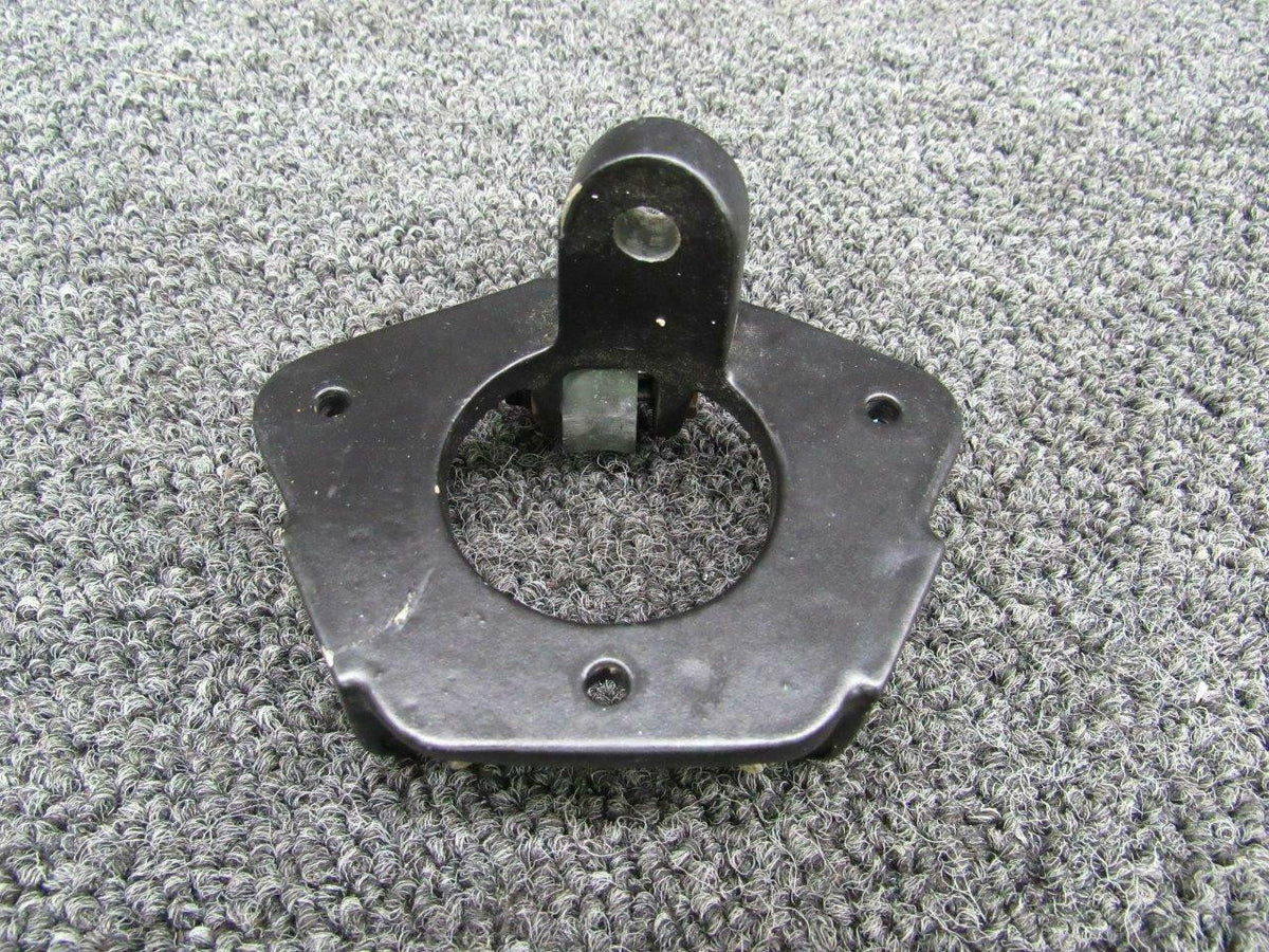 Beechcraft 60-524160-3 Beech A36 Collar Control Tube Assy LH / RH W/ Connector and Support