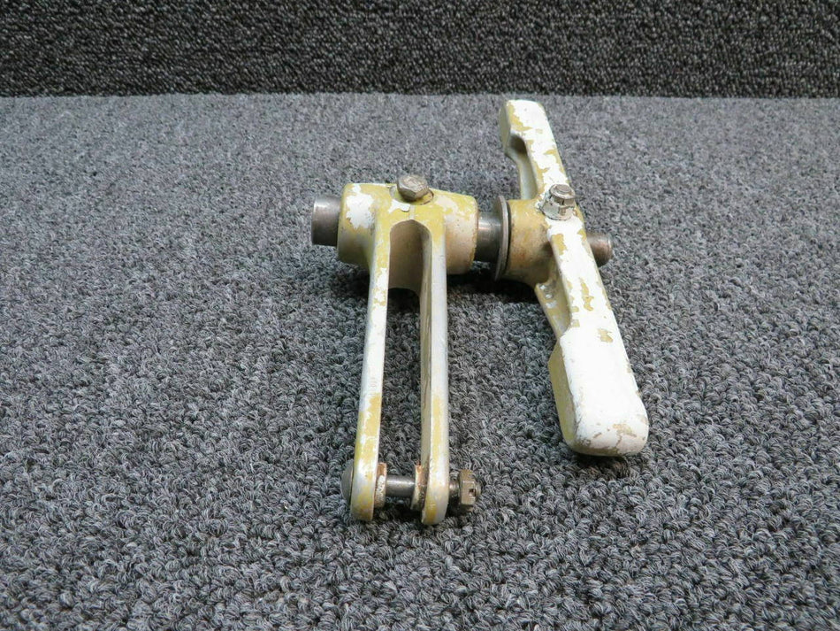 46961-000 / 47047-000 Piper PA31T Arm & Actuator Nose Gear Steering