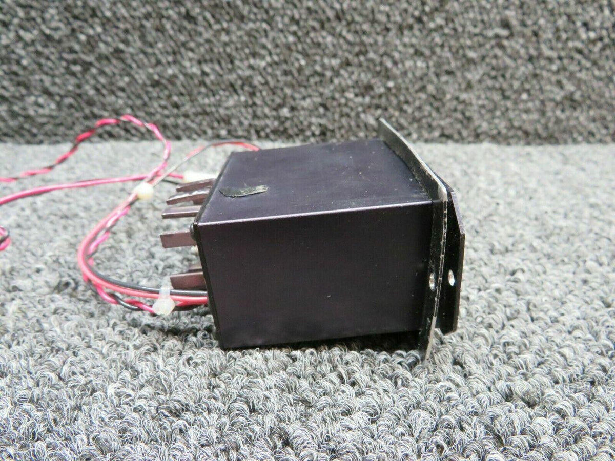 Davtron 301 Beechcraft 95-B55 Davtron Outside Air Temperature Indicator