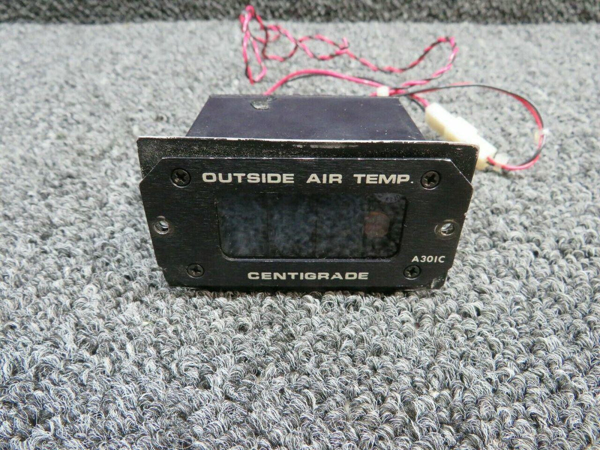 Davtron 301 Beechcraft 95-B55 Davtron Outside Air Temperature Indicator