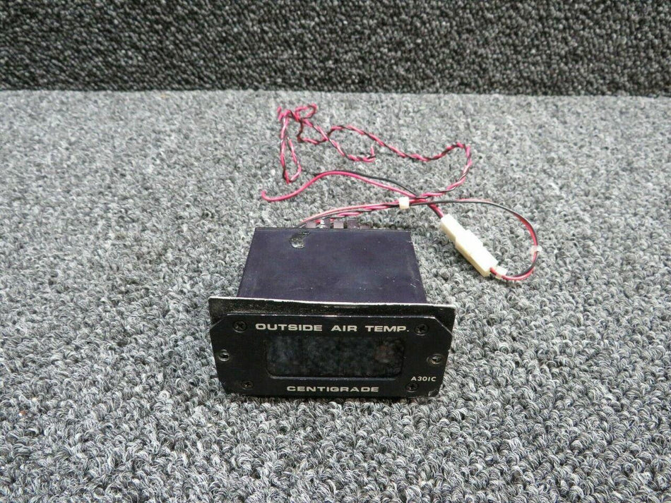 Davtron 301 Beechcraft 95-B55 Davtron Outside Air Temperature Indicator