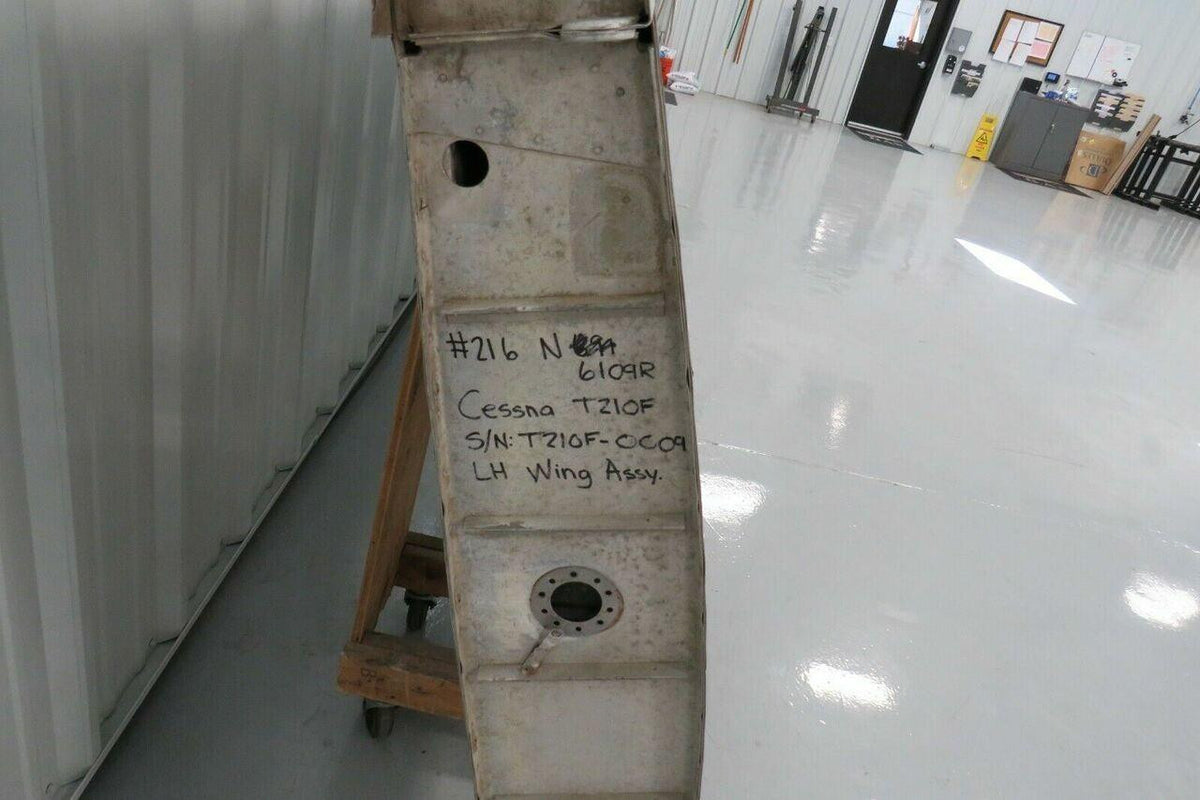 Cessna 1220059-1 Cessna T210F LH Wing Assy Spar Assy P/N 0721401-1