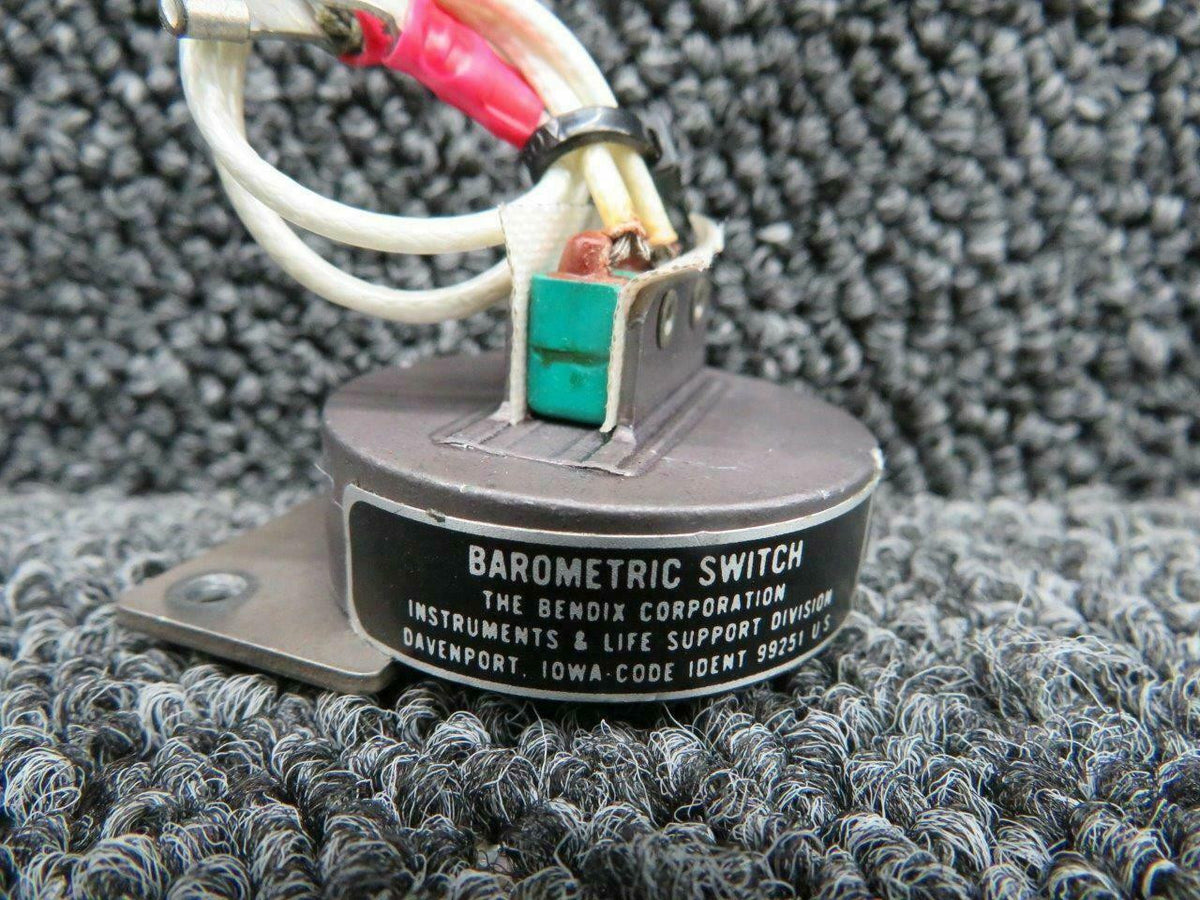 Bendix GB300NA135 Beech 58P Bendix Barometric Switch Voltage 28