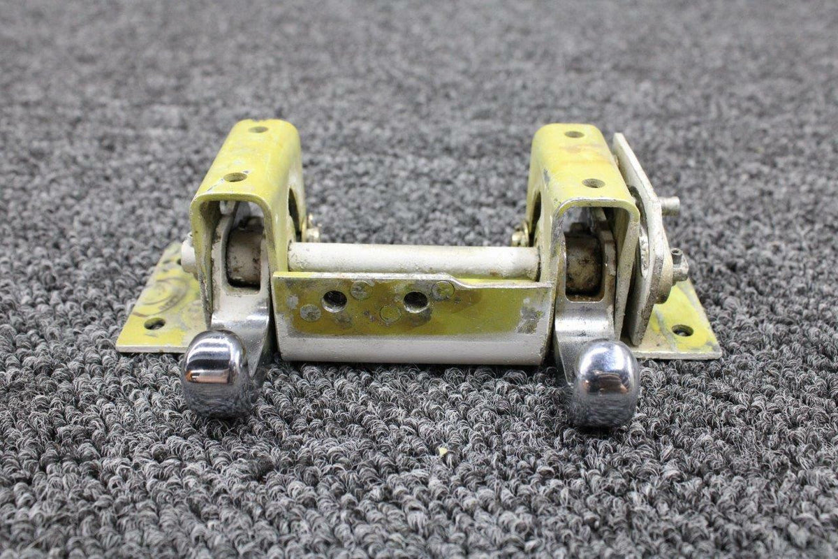 Beechcraft 102-430304-33 Beech 58P Cabin Door Latch Assy Upper
