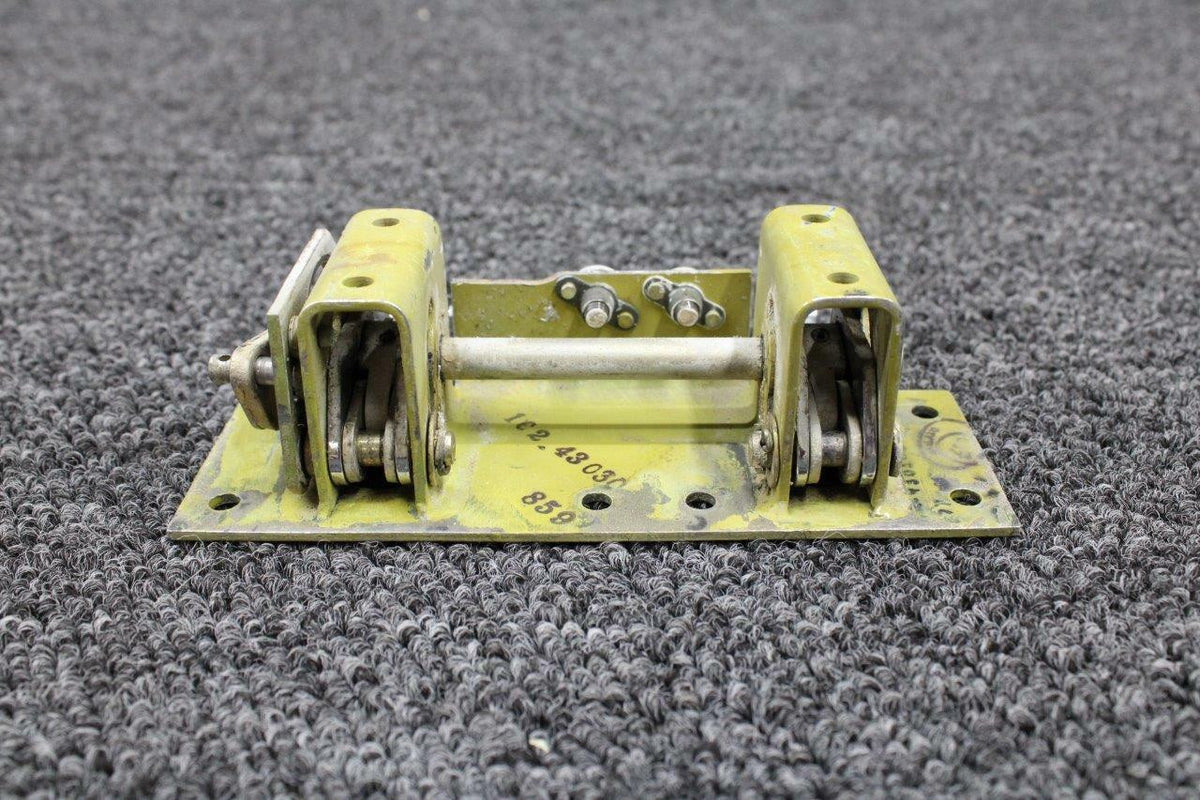 Beechcraft 102-430304-33 Beech 58P Cabin Door Latch Assy Upper