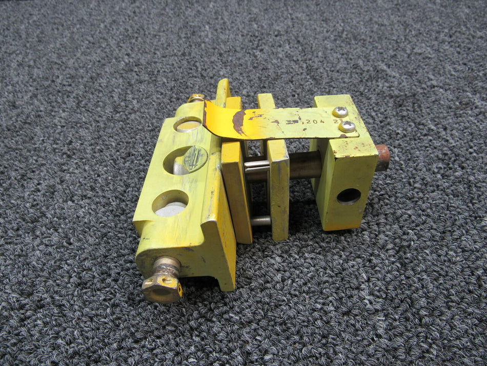 Schweizer 37200R-5 USE 37-204-5 Schweizer I-26 Block and Bracket