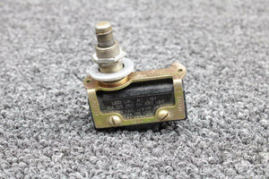 102-364013-601 Beech 58P Baggage Door Light Switch (Volts: 28)