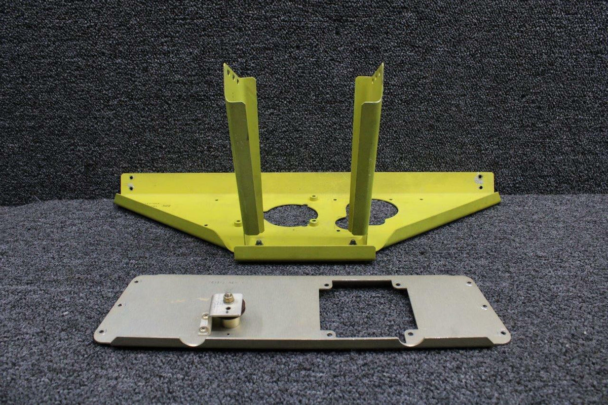 Bendix King 047-3534-02 / 047-3533-02 Beech 58P Autopilot Bracket Set