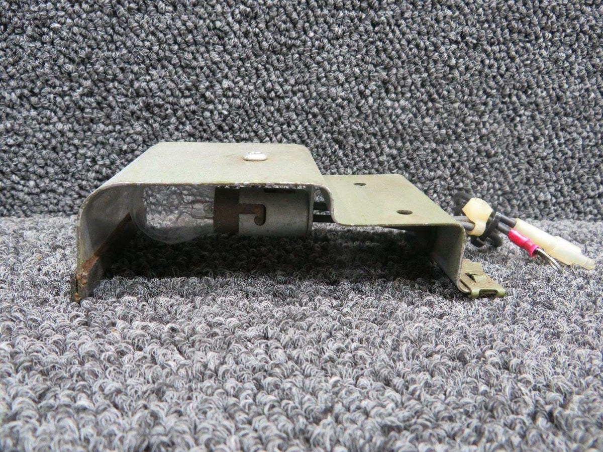 Cessna 0700616-1 CessnaA185F Courtesy Light W/ Shield Assembly V 28