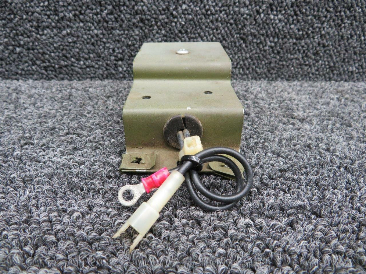 Cessna 0700616-1 CessnaA185F Courtesy Light W/ Shield Assembly V 28