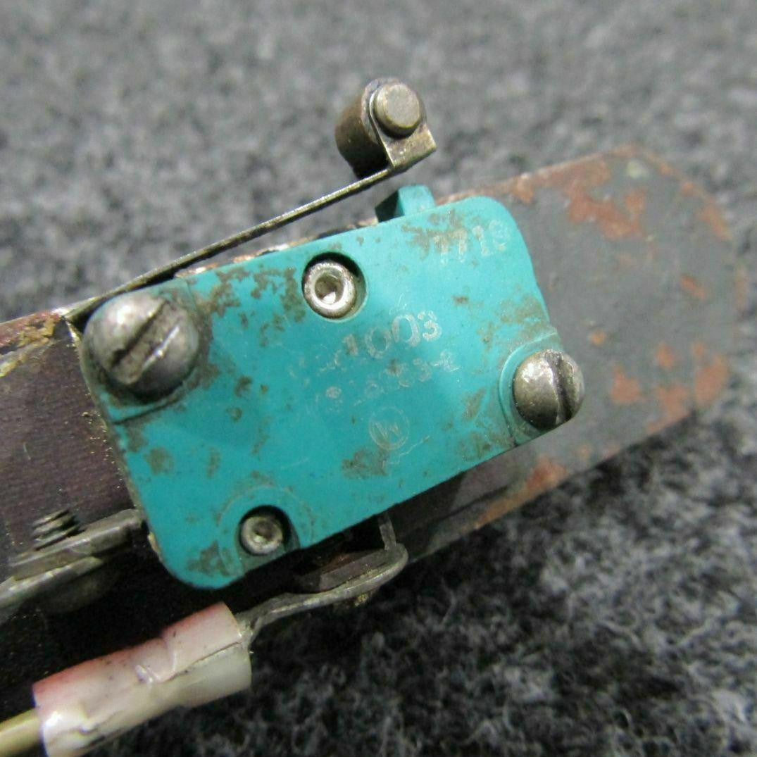 Piper 54410-002 USE MS26253-2 Piper PA-31T Throttle Reverse Switch C20