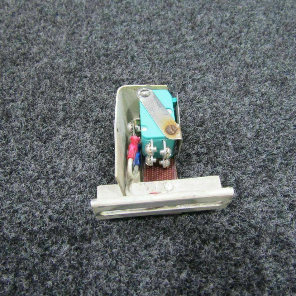 Piper V3-1001 Piper PA-31T Nose Baggage Door Switch Assembly C20