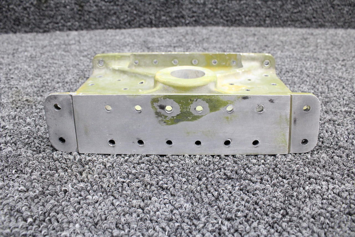 Cessna 5122724-2 USE 5122724-6 Cessna 402C Main Gear Wing Support AFT RH