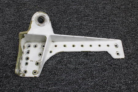 Cessna 5122725-4 Cessna 402C Main Gear Actuator Fitting RH