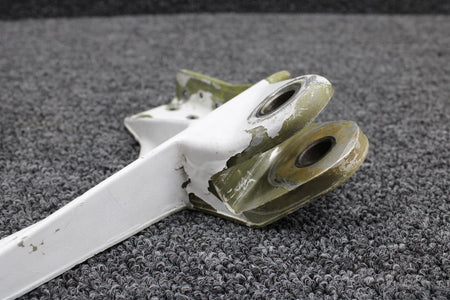 Cessna 5122725-4 Cessna 402C Main Gear Actuator Fitting RH