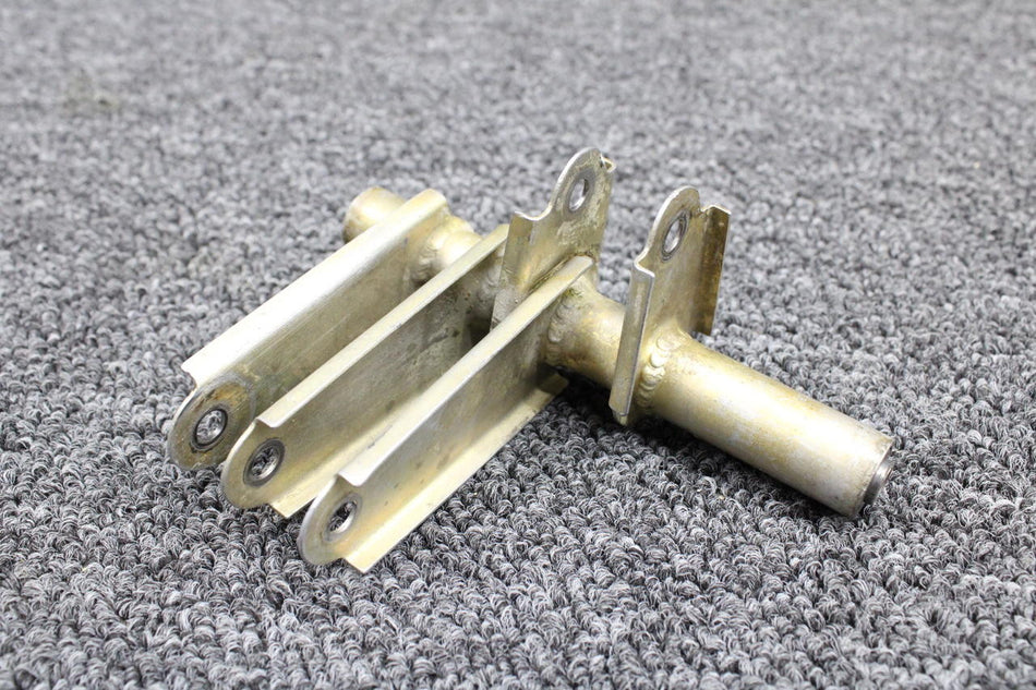 Cessna 5115514-2 Cessna 402C Flap Bellcrank Assembly Outbd RH WS 115.72