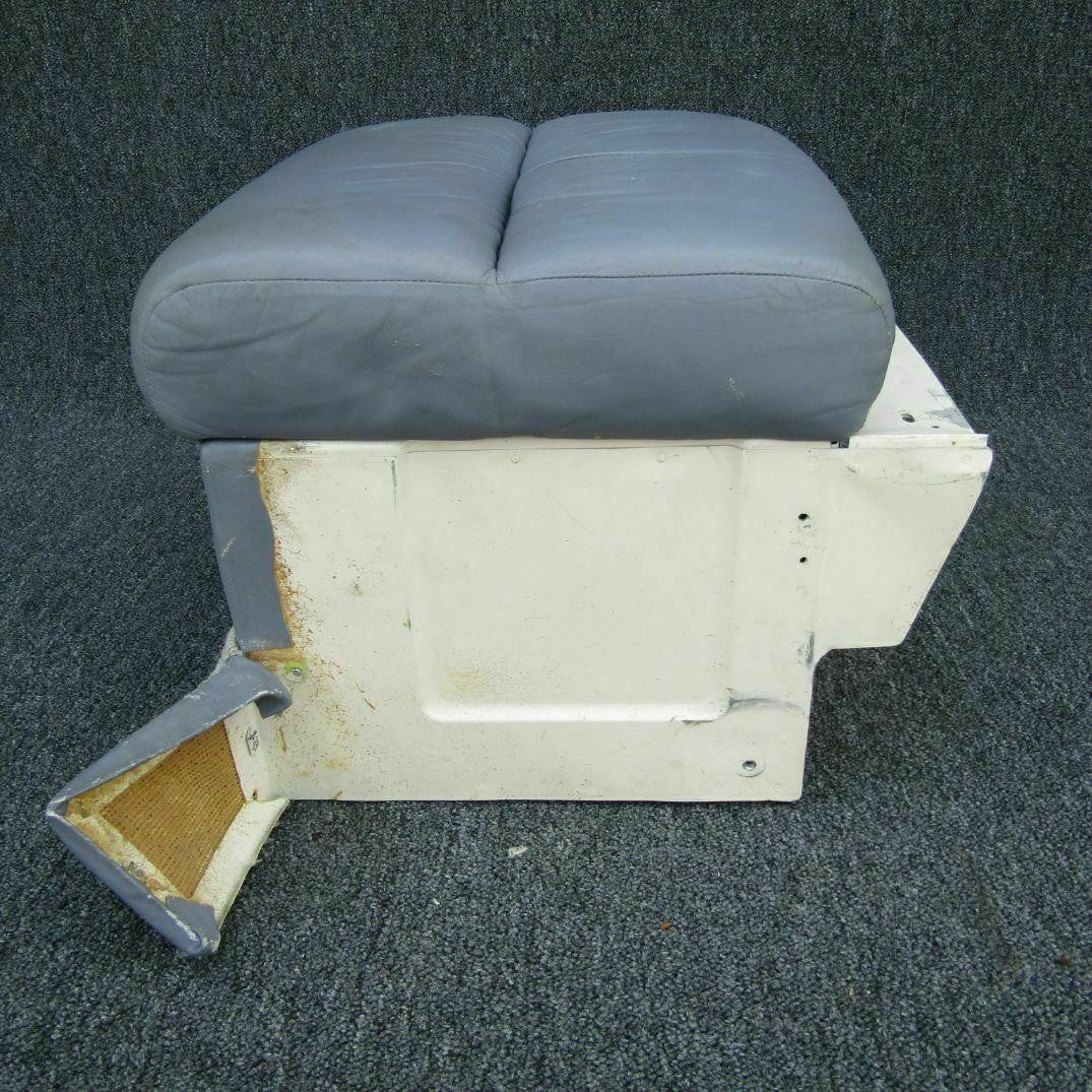 Piper Piper PA-31T Seat Assembly Toilet-Bottom C20