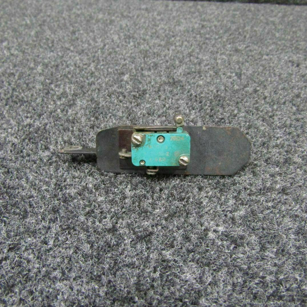 54410-002 (USE: MS26253-2) Piper PA31T Switch Throttle Reverse (C20) BAS Part Sales | Airplane Parts