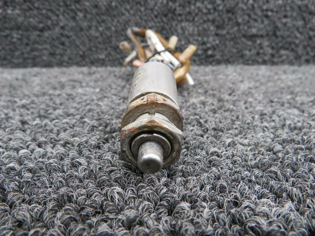 Cessna 63-2100-5 Cessna 402C Nose Gear Micro Switch Volts 28