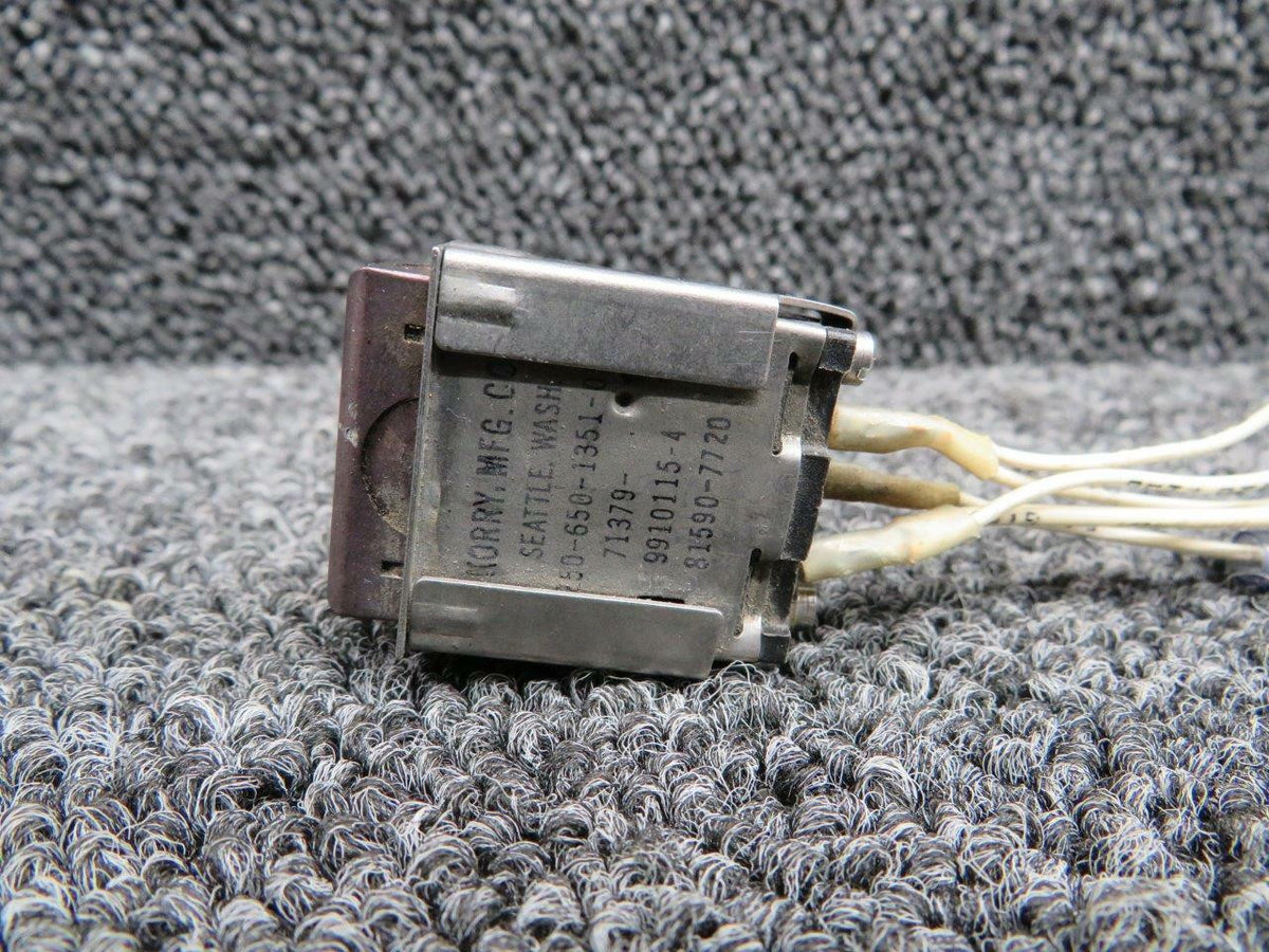 9910115-4 Cessna 402C Gear Unlock Indicator (Volts: 28) BAS Part Sales | Airplane Parts