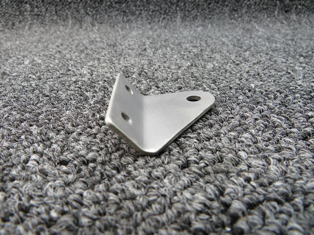 Cessna 2011028-2 Cessna 172RG Seat Belt Fitting RH