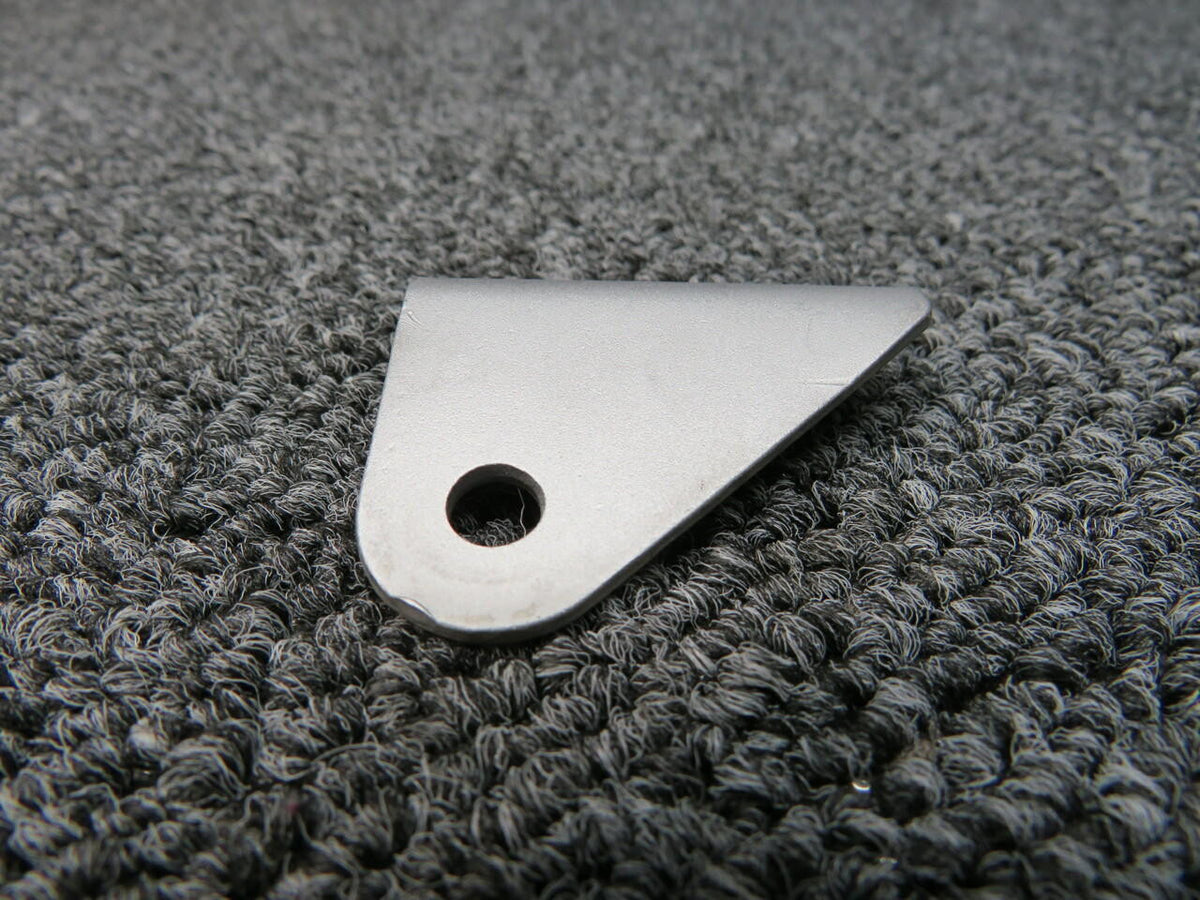 Cessna 2011028-2 Cessna 172RG Seat Belt Fitting RH