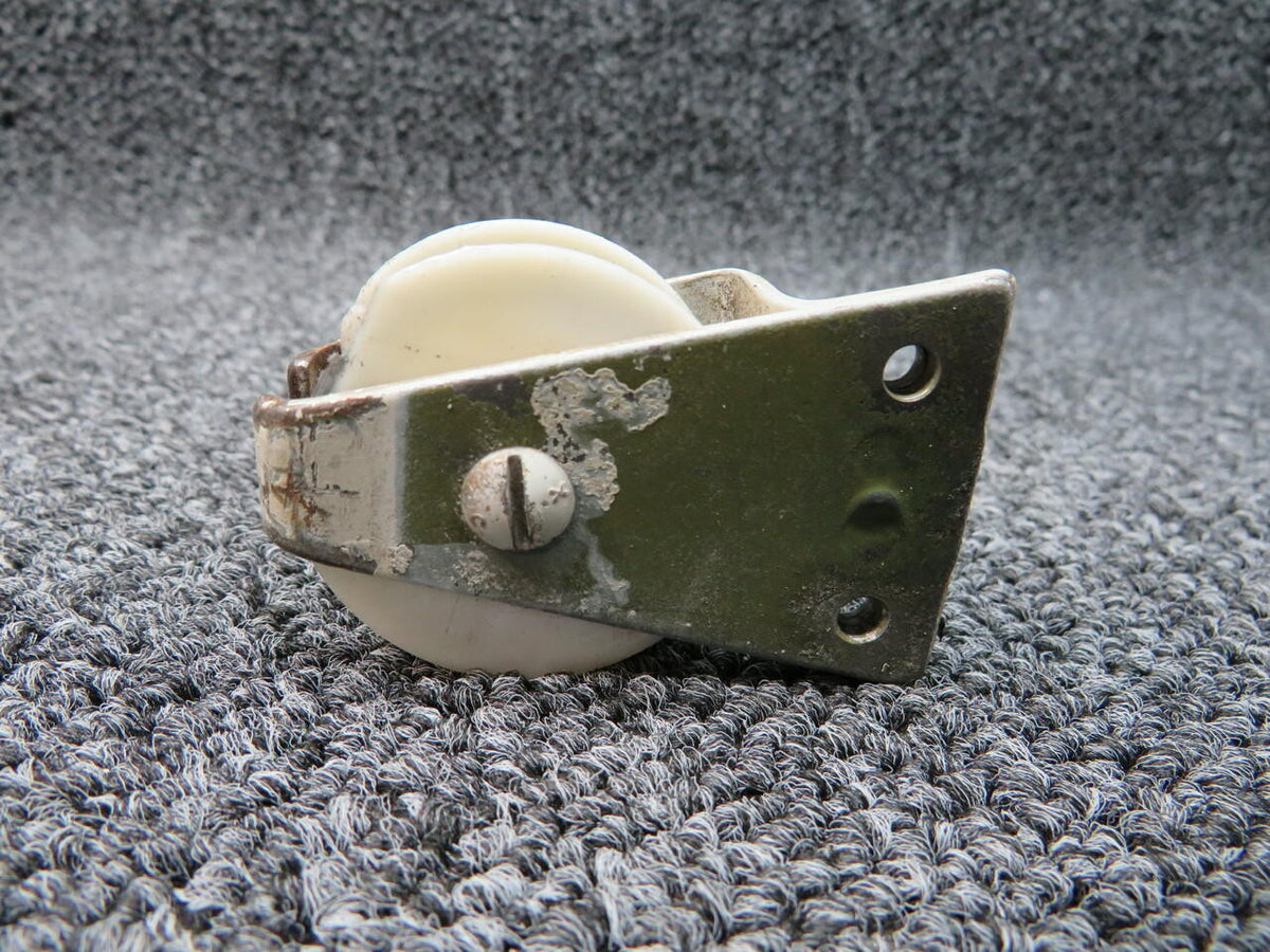 Cessna 1714000-33 / S1704-1 Cessna 182Q Housing and Roller Seat