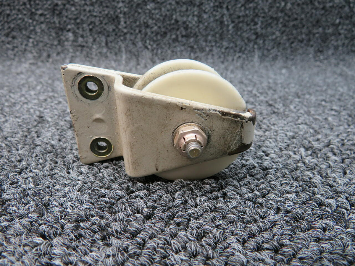 Cessna 1714000-33 / S1704-1 Cessna 182Q Housing and Roller Seat