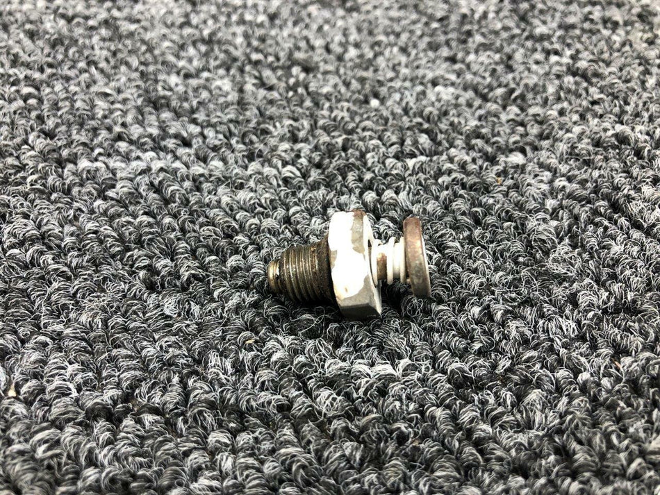 Cessna 0320105 Cessna T210F Plug Fuel Tank Drain