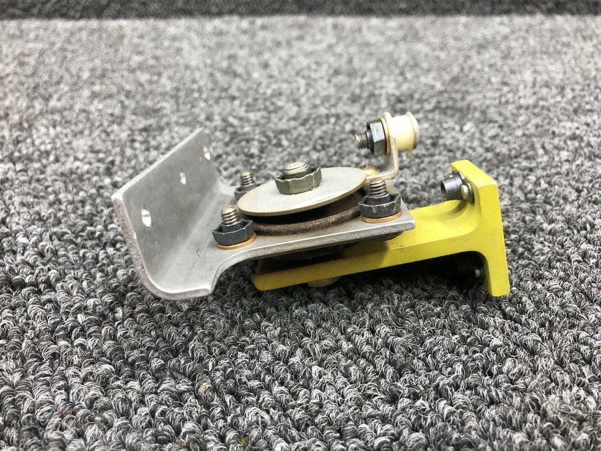 Beechcraft 150PL14 / 35-324481-7 Beech V35B Floating Panel Mount Assembly W/ Bracket