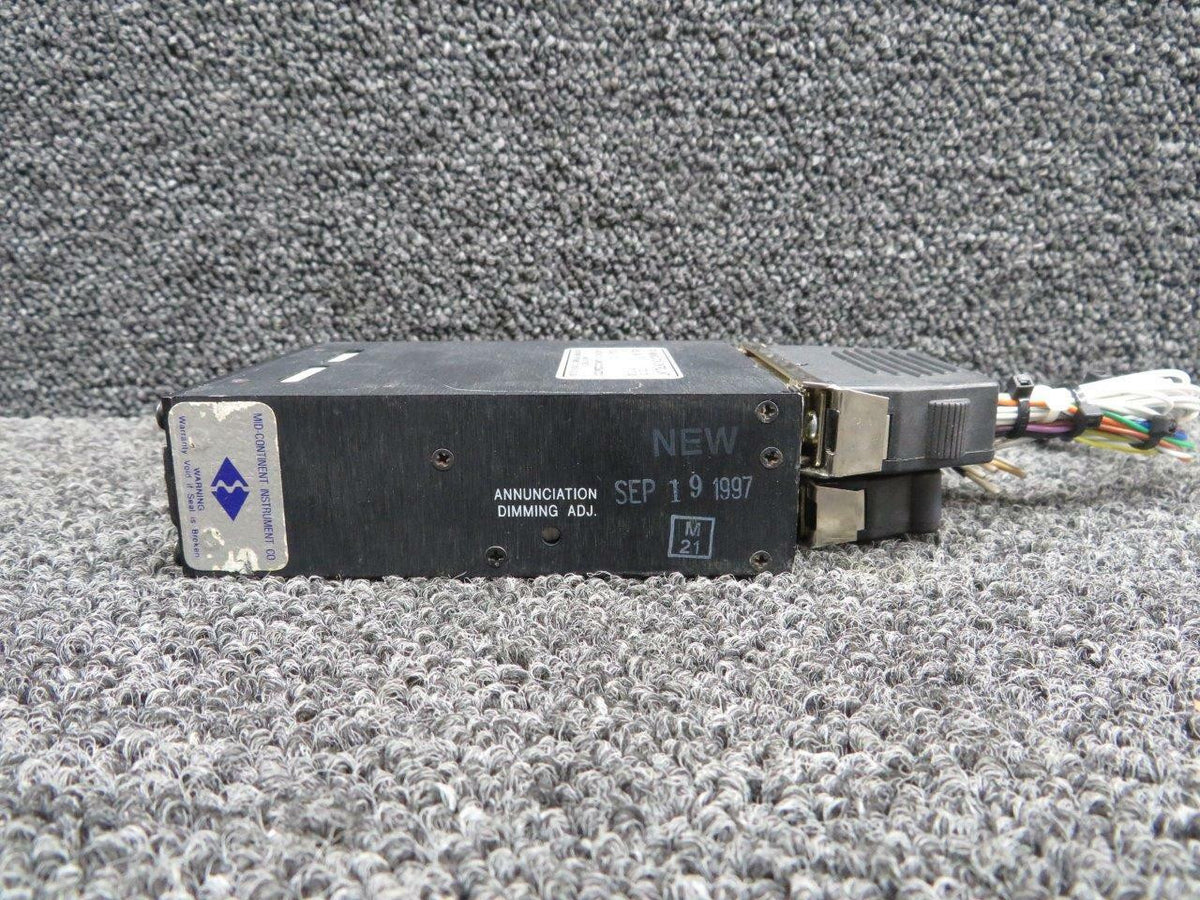 Mid Continent Instruments MD41-628 Mid Continent GPS Annunciations Control Unit V 28