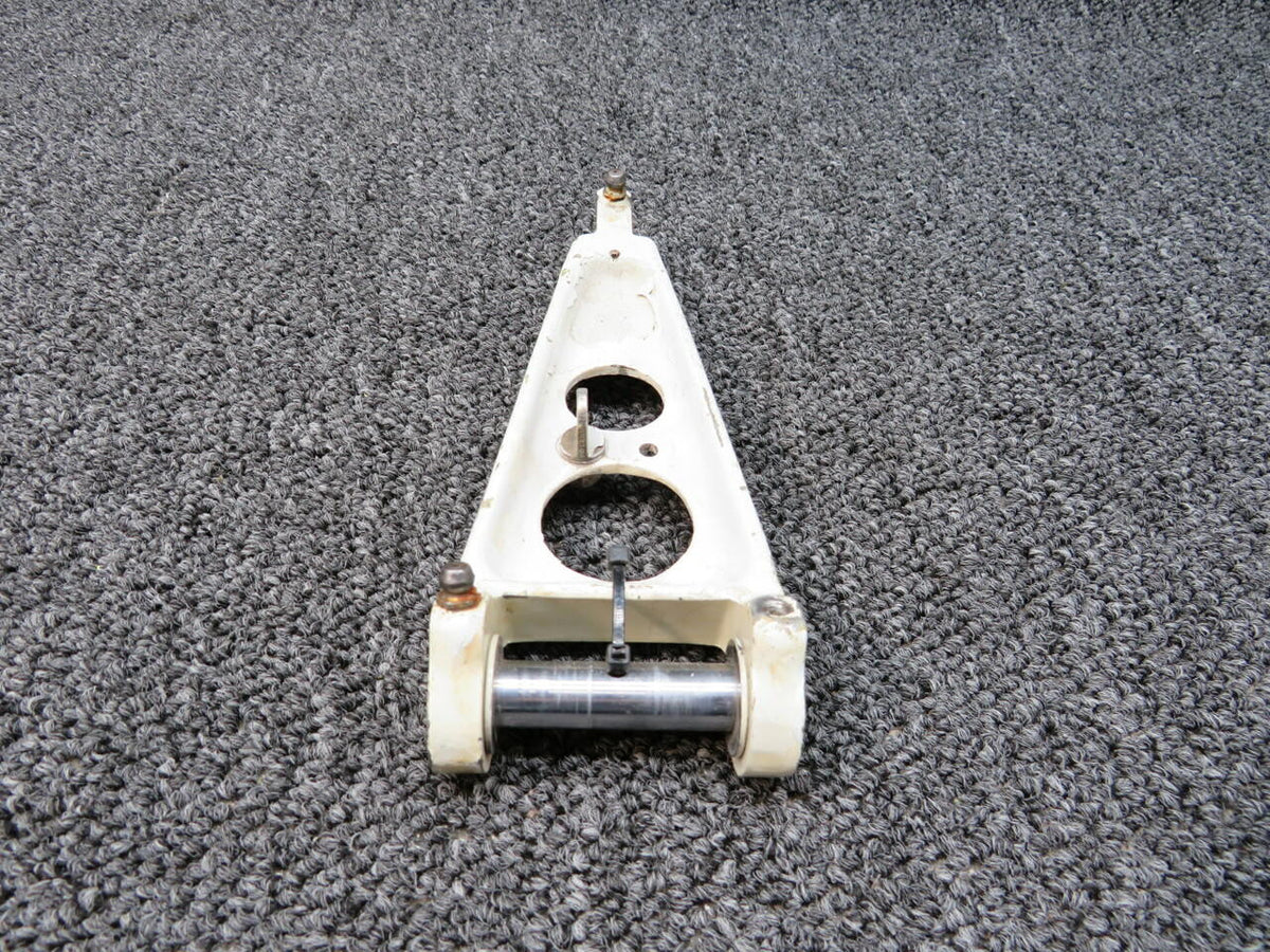 Beech 36-810015-1 USE 36-810015-3 Beech A-36 Bonanza Torque Link Gear Upper RH
